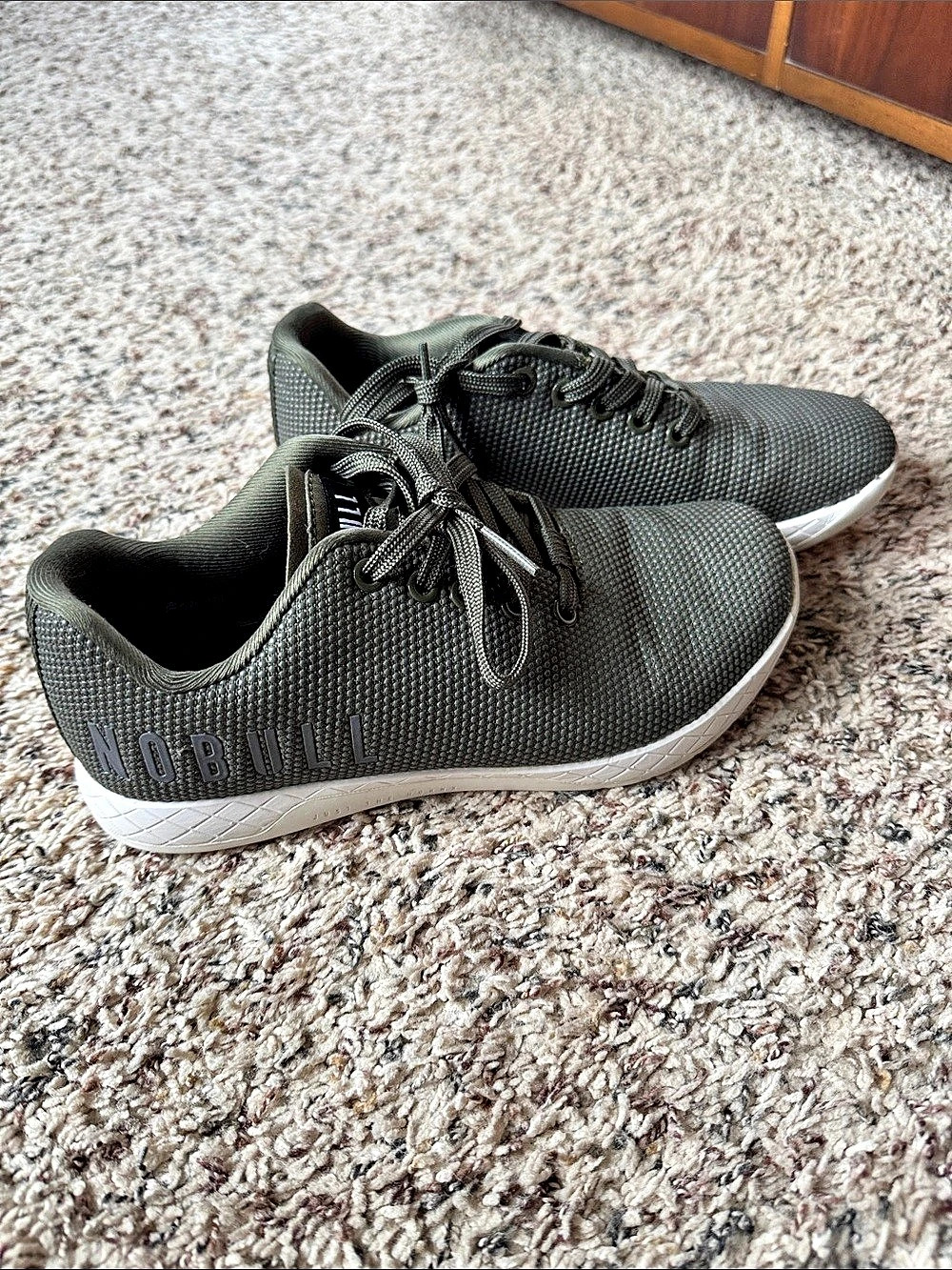 UNISEX — men’s  6.5 Woman’s 8 // Nobull Trainer Athletic Shoes  Army Green